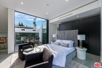 Building Photo - 857 Hilldale Ave