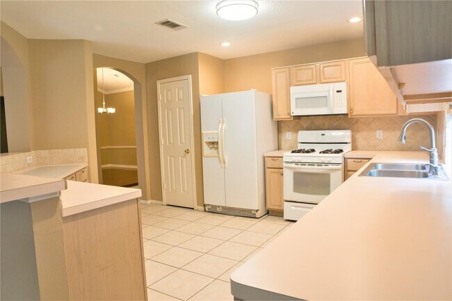 Building Photo - 16807 Dunbar Grove Ct