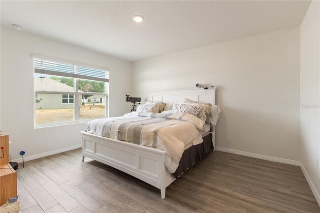 Building Photo - 49 Hickory Course Ln