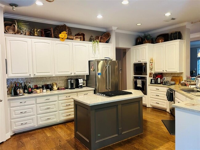 Building Photo - 2814 N Strathford Ln