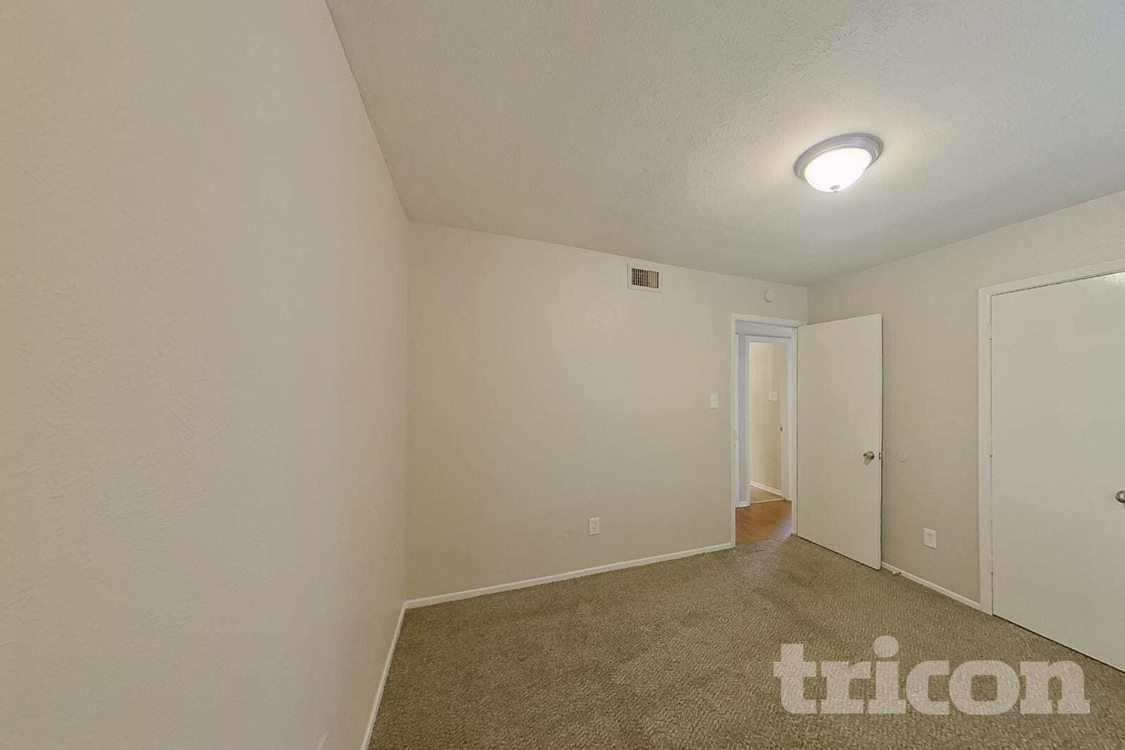 Building Photo - 2507 Arapaho Dr