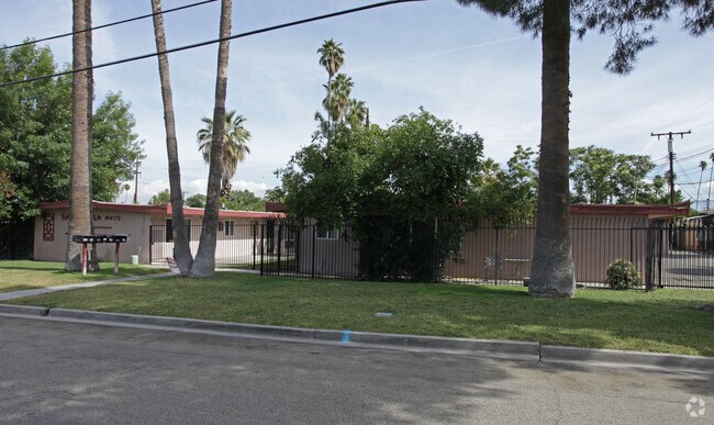Primary Photo - Shangri La Apartments