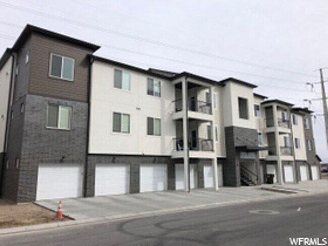 Primary Photo - Incredible Vineyard Condo with Garage