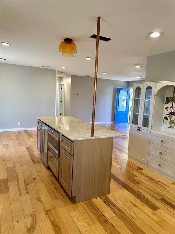 Building Photo - 2507 East Side Dr