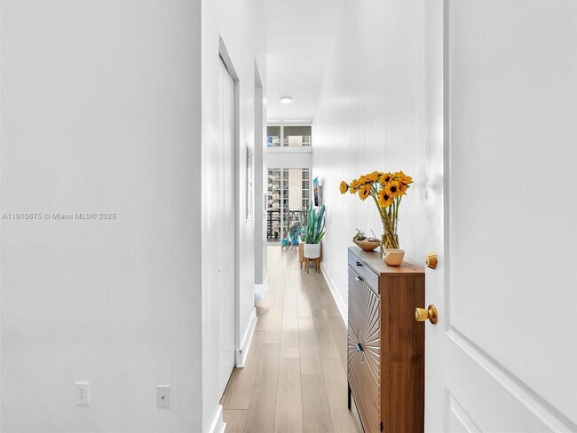 Building Photo - 2200 NE 4th Ave