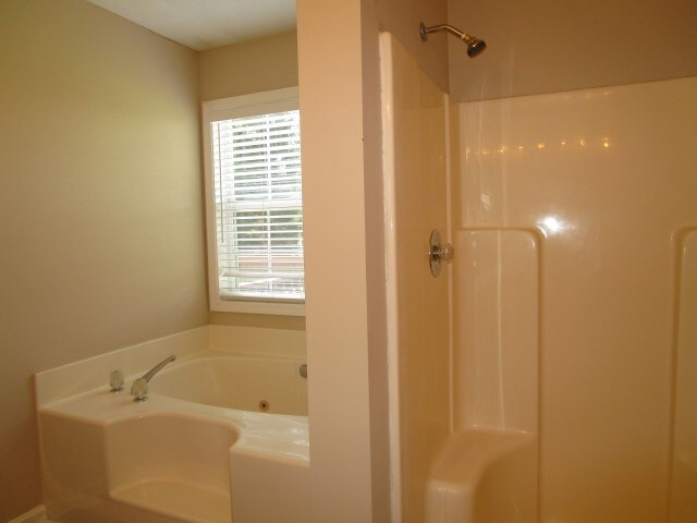Building Photo - 1097 Trestle Dr