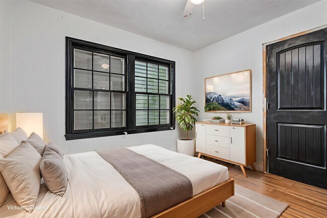 Building Photo - 1219 Park Ln