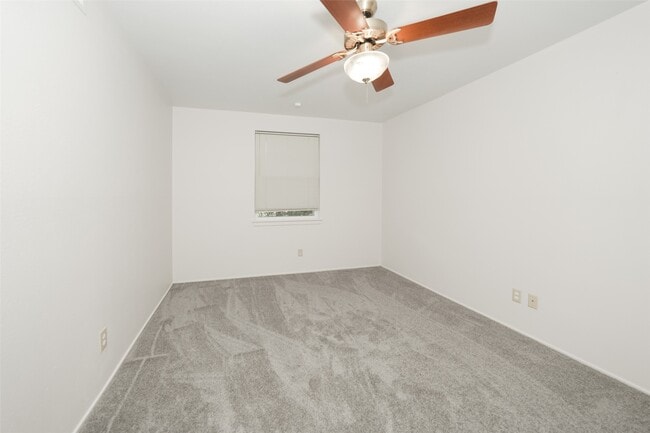 Building Photo - 9622 Highmeadow Dr