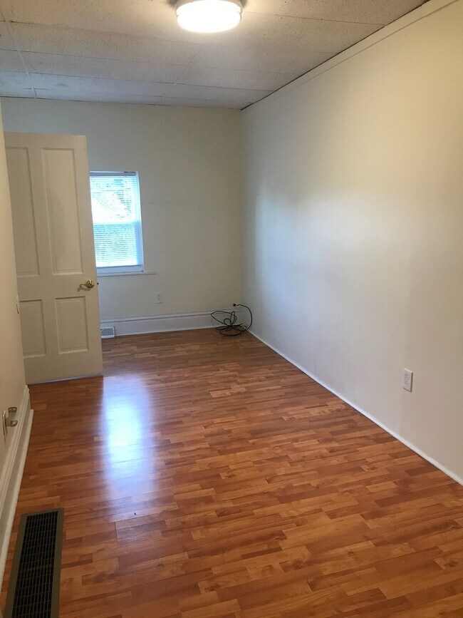 Building Photo - 1408 Fernleaf St