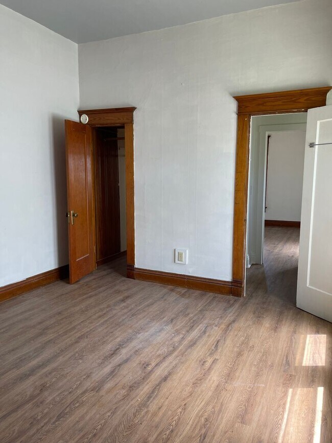 Building Photo - 1640 Locust St