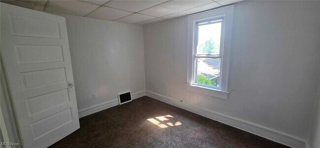 Building Photo - 496 Rothrock Ave