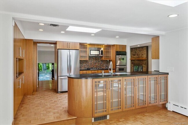 Building Photo - 112 Old Mountain Rd