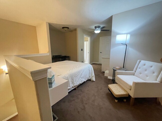 Building Photo - Furnished 2 bedroom 2 bath Condo - Apartment in a Gated Community,  Blue Eye, MO,  Near Branson, MO