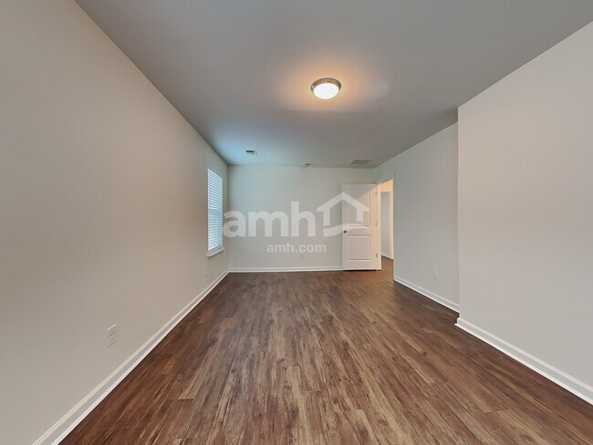 Building Photo - 435 Catalina Cut