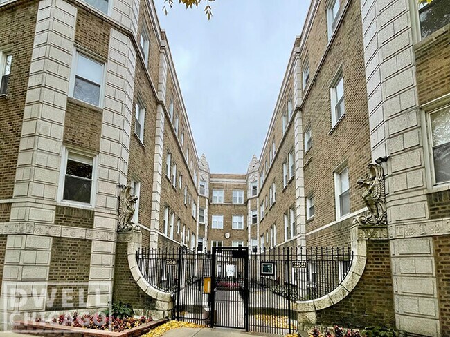 Building Photo - 1145 W Lunt Ave