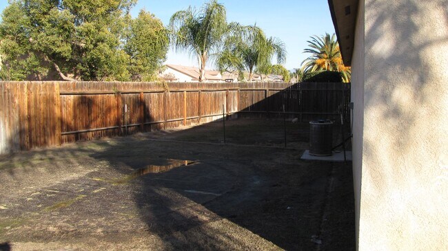 Building Photo - 3711 Campfire Dr