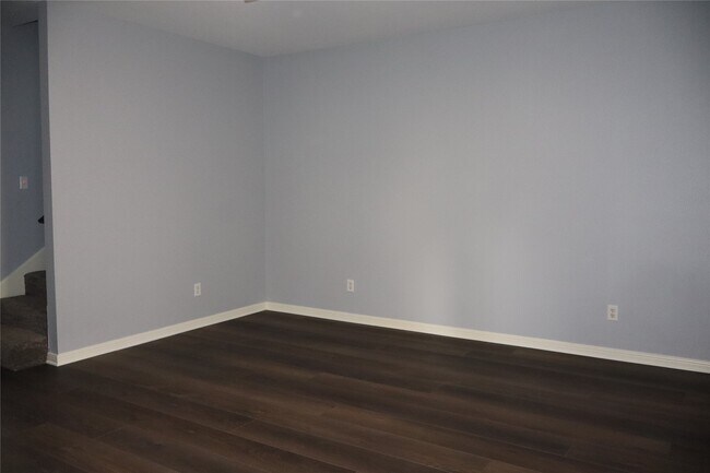 Building Photo - 1063 Birnham Woods Blvd