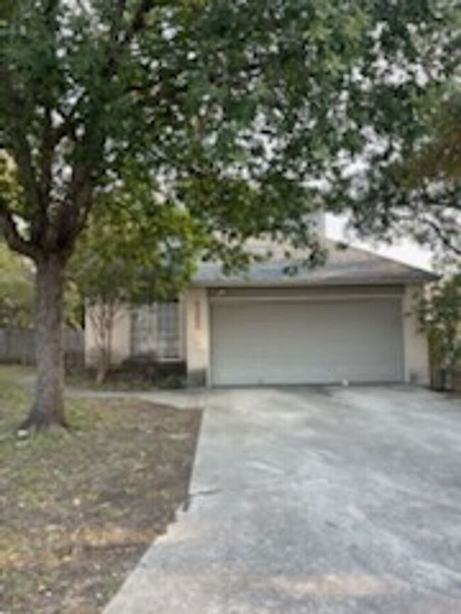 Building Photo - Beautiful remodeled 3 bed 2.5 bath