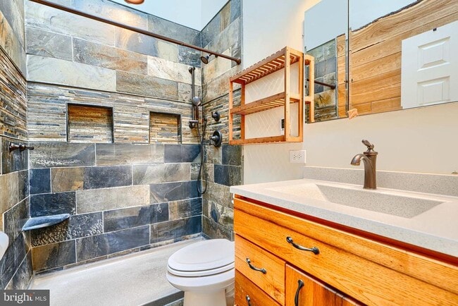 Building Photo - 30 Old Forge Ct