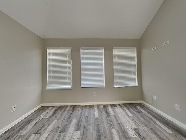 Building Photo - 22506 Spence Park Ct