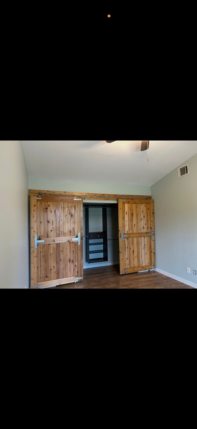 Building Photo - 1200 Choctaw Ln