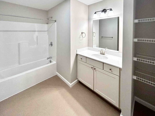 Building Photo - 1 bed, 1 bath independent senior living (55+ years of age) heat, hot water, & electricity include...