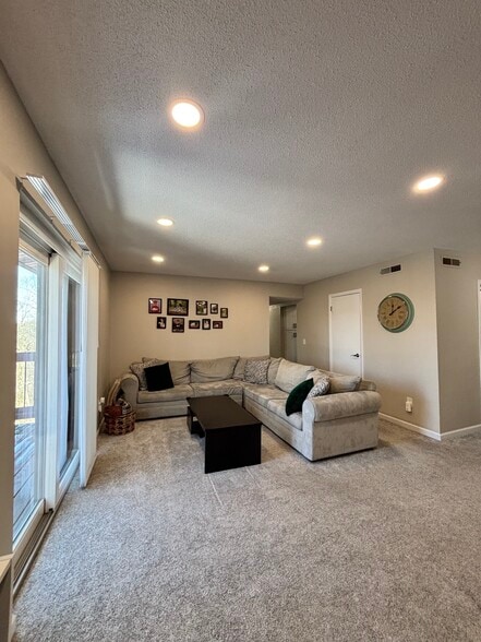 Building Photo - 5581 Baronridge Dr