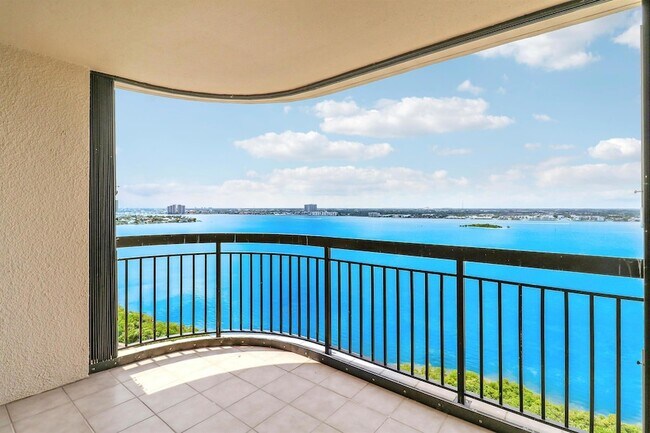 Building Photo - 5380 N Ocean Dr