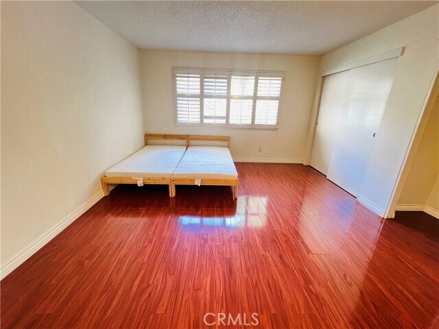 Building Photo - 471 W Duarte Rd
