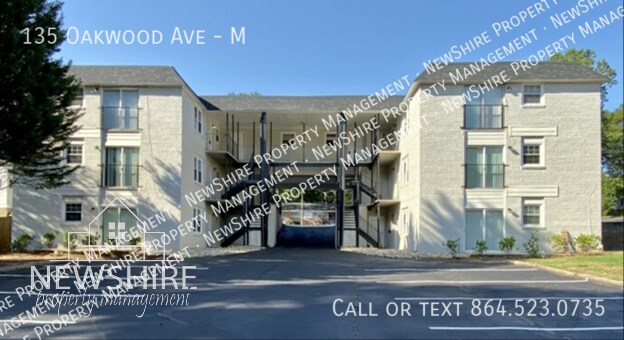 Building Photo - 135 Oakwood Ave
