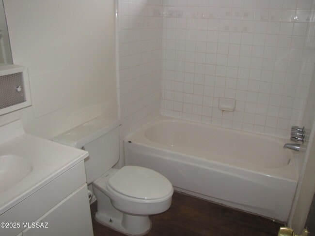 Building Photo - 6731 E Escalante Rd