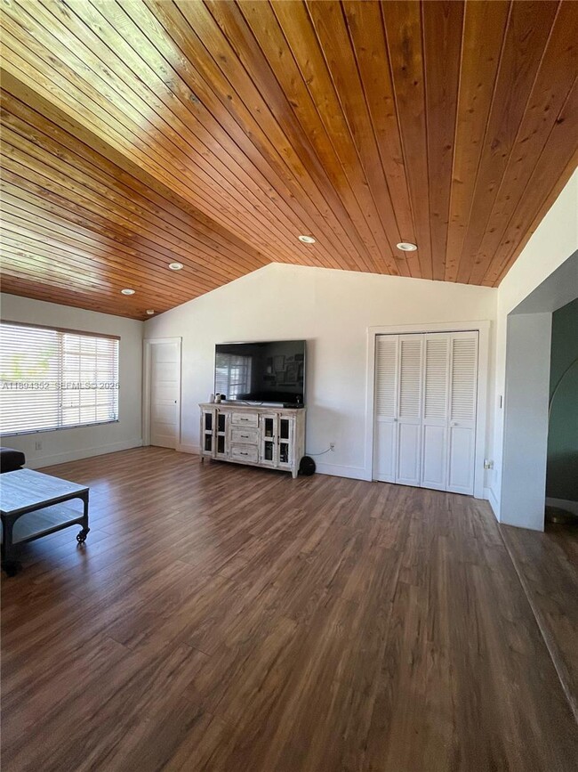 Building Photo - 8301 SW 27th Terrace