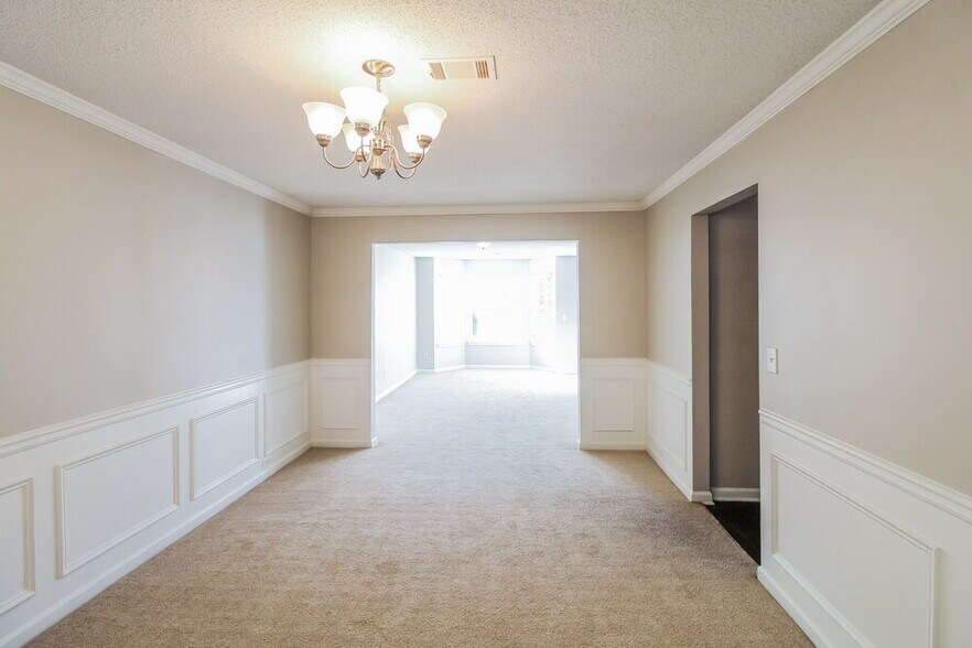 Building Photo - 1972 Bridgestone Cir