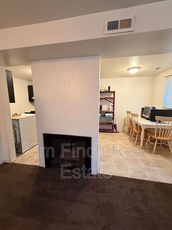 Building Photo - 735 S Stubbs Ave