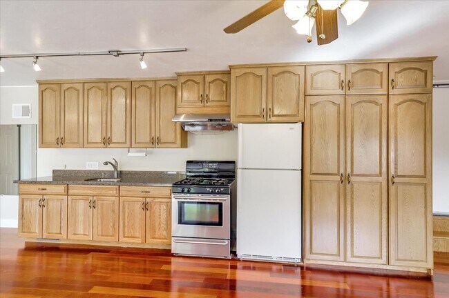 Building Photo - 1431 Niles Ave