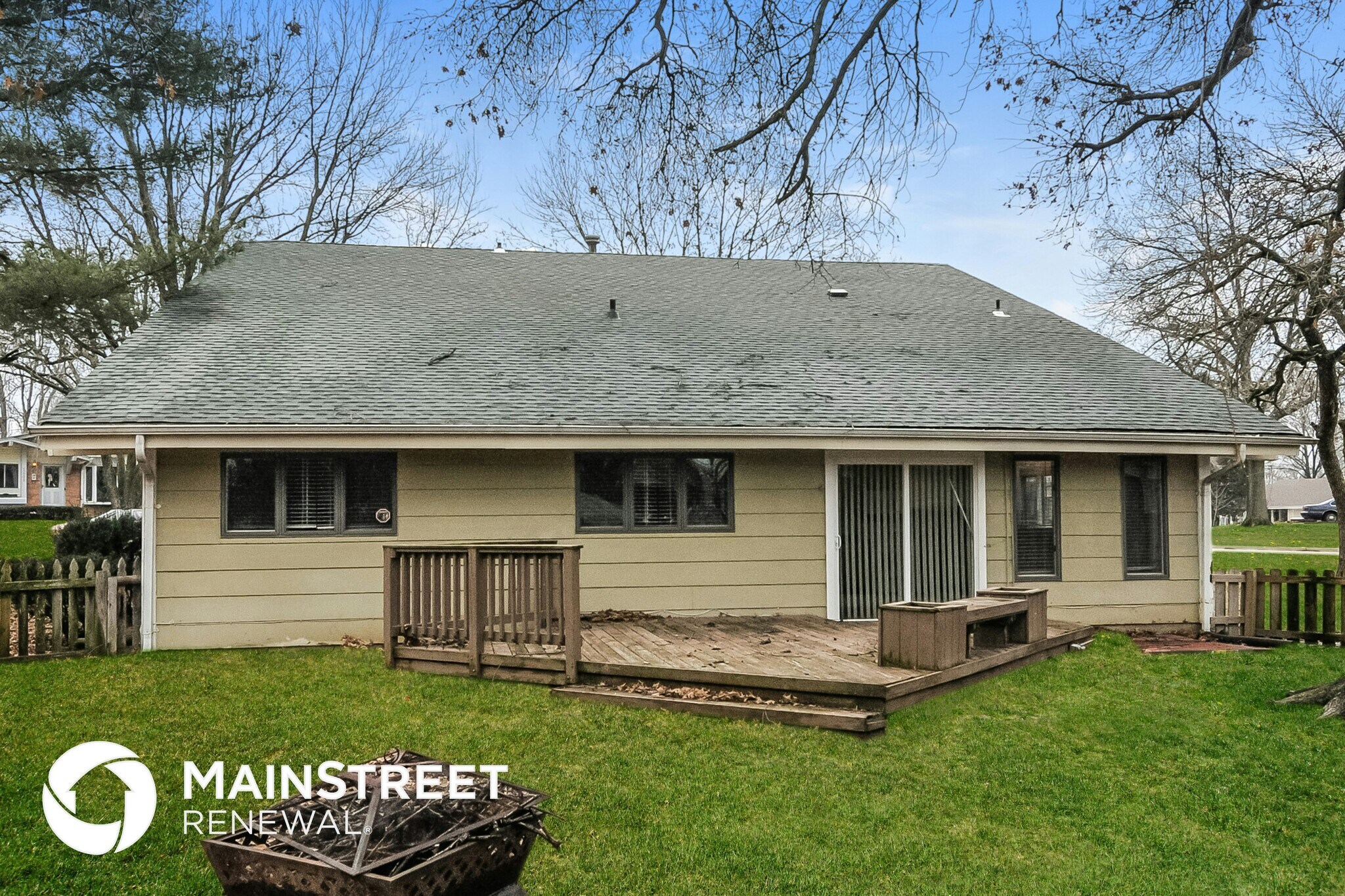 Building Photo - 1655 Woodman Dr