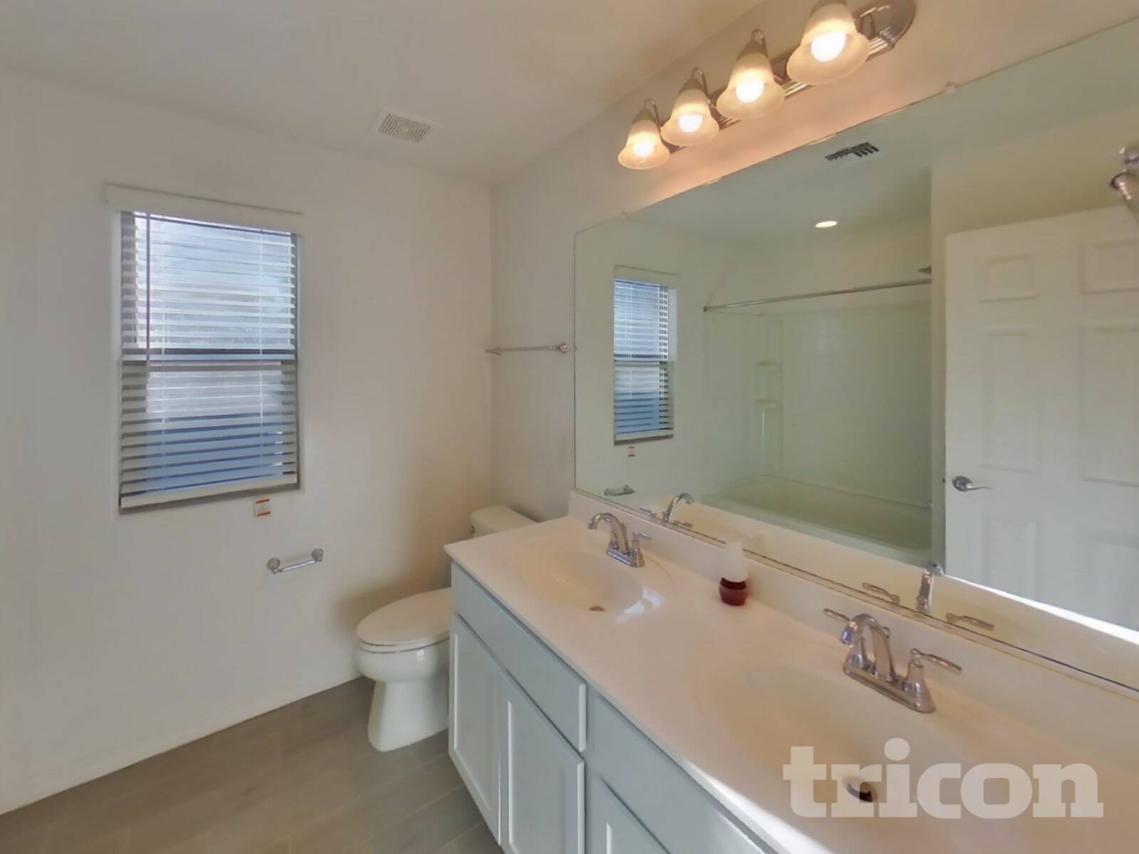 Building Photo - 5830 W Wood St