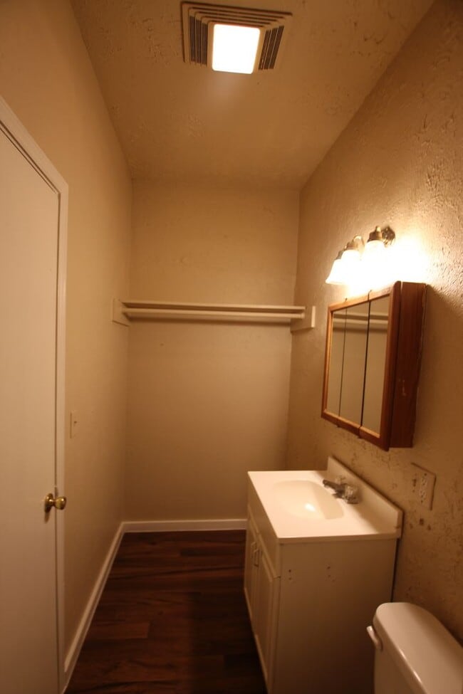 Building Photo - Cozy 1 Bedroom, 1 Bath in Tyler!