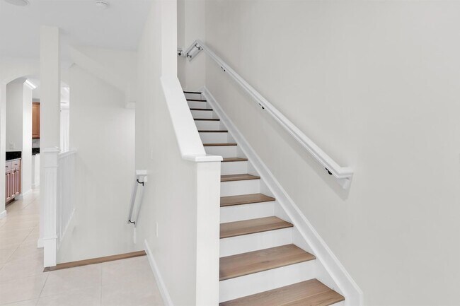 Building Photo - 2441 San Pietro Cir