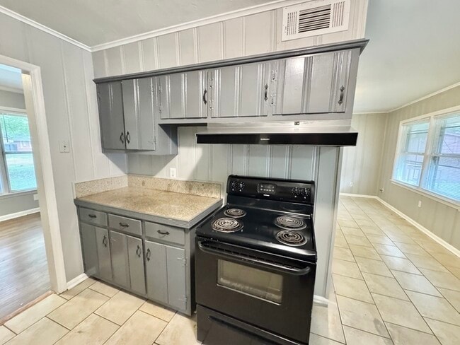 Building Photo - 4914 Childs Dr