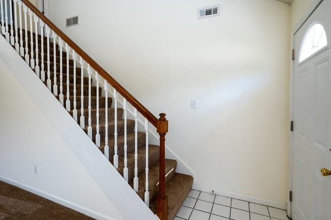 Building Photo - 5009-5011 Betty Jean Way