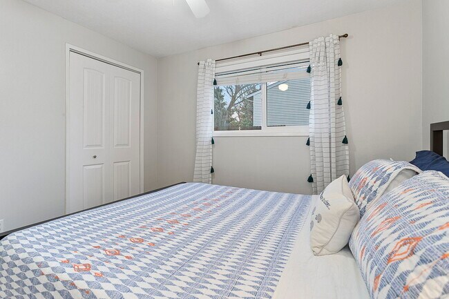 Building Photo - 12318 SE 67th Ct