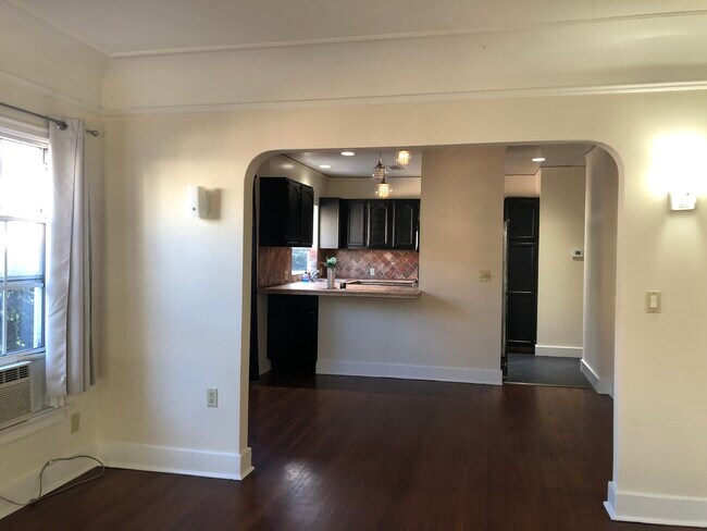 Building Photo - 1430 S Orange Dr