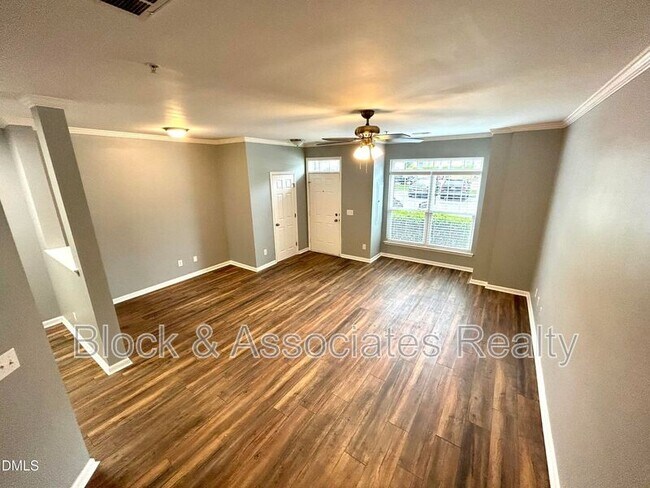 Building Photo - 2210 Raven Rd