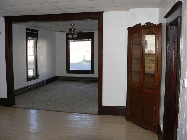 Dining room/living room - 2 S Rural St