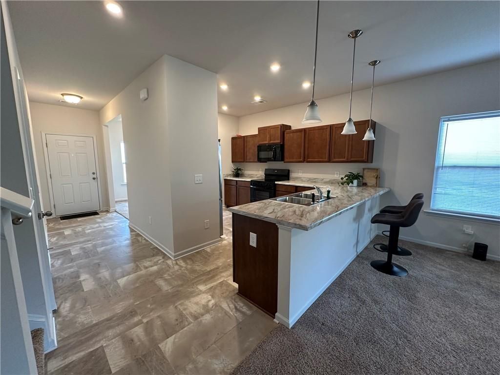 Building Photo - 620 Summerfield Ln NW
