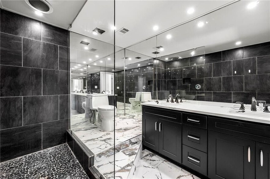 Building Photo - 1009 Riverbend Club Dr SE