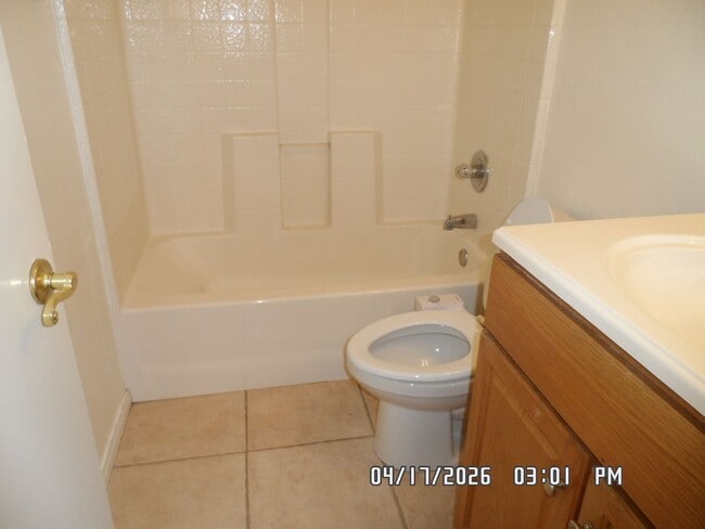 Building Photo - 3 Bedrooms, 2 Bathrooms, approx. 1392 sq. ft., 2 Car Garage, Covered Patio, Fenced, Play house,