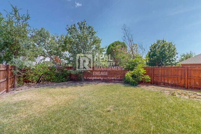 Building Photo - Elegant 5-Bedroom Home for Rent in Prime C...