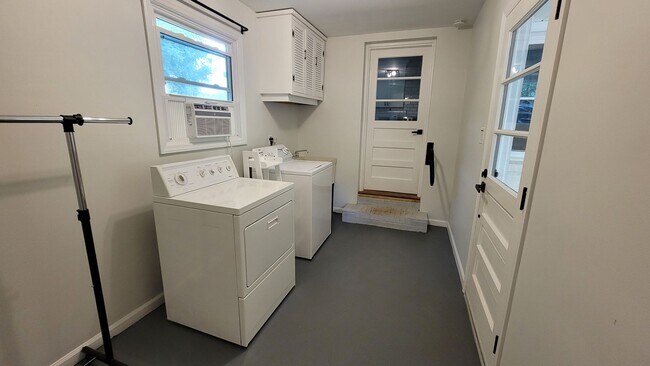 Building Photo - 4961 US-220